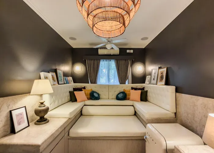 Miranamin Nest Elegant Home, Indoor Plunge Pool, Pet-friendly, With Rooftop, Kitchens, Self-service Breakfast - Ideal For Reunions, Team Building, Intimate Gatherings Manila